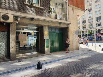 Cochera a la venta cubierta San Nicolás Catalinas