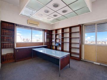 VENTA OFICINA APTO VIVIENDA SAN NICOLAS PISO ALTO