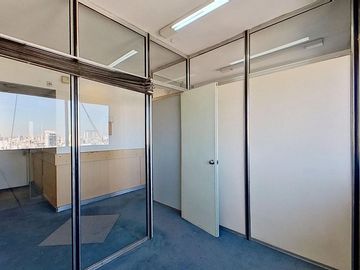 VENTA OFICINA APTO VIVIENDA SAN NICOLAS PISO ALTO
