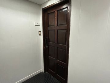 VENTA OFICINA APTO VIVIENDA SAN NICOLAS PISO ALTO