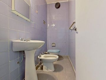 VENTA OFICINA APTO VIVIENDA SAN NICOLAS PISO ALTO