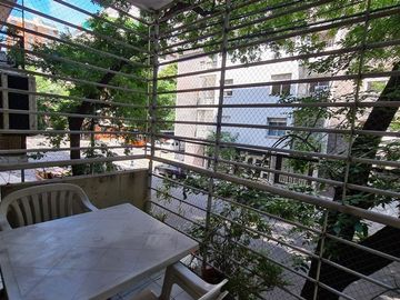 VENTA DEPTO 3 AMBIENTES CON BALCÓN   COCHERA FIJA