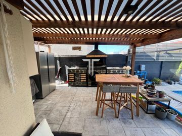 Casa en venta c/ estacionamiento en Laguna del Sol