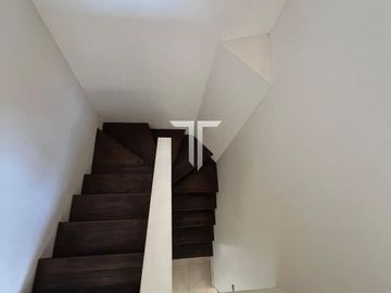 Casa en venta c/ estacionamiento en Laguna del Sol