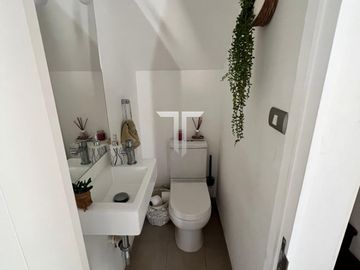 Casa en venta c/ estacionamiento en Laguna del Sol