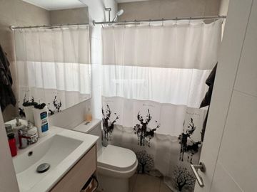 Casa en venta c/ estacionamiento en Laguna del Sol