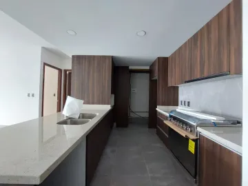 Departamento en renta en Hacienda de las Palmas, Huixquilucan, México