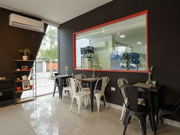 Local Comercial en Venta en Av Francisco Bilbao / Tobalaba