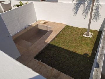 Casa en RENTA en Privada Fontana en Santa Gertrudis Copó.
