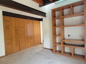 CASA EN VENTA CON GRAN UBICACIÓN EN JARDINES DE LA MONTAÑA, TLALPAN!!
