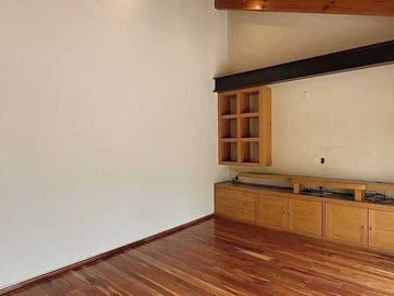 CASA EN VENTA CON GRAN UBICACIÓN EN JARDINES DE LA MONTAÑA, TLALPAN!!