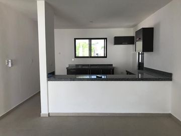 CASA EN RENTA EN PRIVADA FONTANA A ESPALDA DE CABO NORTE