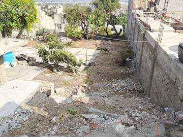 SE VENDE TERRENO  CON CONSTRUCCION, CERCA DE SAN CRISTOBAL CENTRO