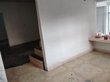 SE VENDE TERRENO  CON CONSTRUCCION, CERCA DE SAN CRISTOBAL CENTRO