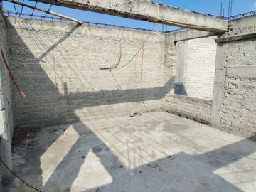 SE VENDE TERRENO  CON CONSTRUCCION, CERCA DE SAN CRISTOBAL CENTRO