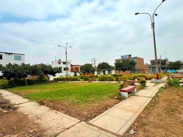 Terreno de 90 m2 en vente frente al parque en urb. Sol de Carabayllo