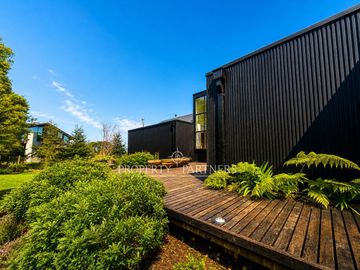 Espectacular casa con vista panorámica, bosque nativo y arquitectura en «Las Tranqueras», Puerto Varas