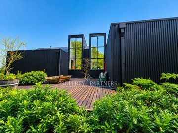 Espectacular casa con vista panorámica, bosque nativo y arquitectura en «Las Tranqueras», Puerto Varas
