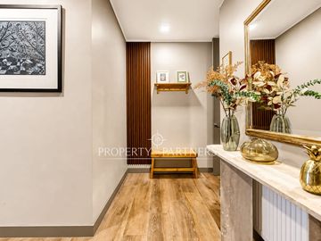 OPORTUNIDAD! BAJO PRECIO DE VALORIZACIÓN!! Departamento de doble altura, CASI NUEVO!