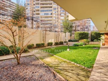 Venta departamento con vista despejada junto a Plaza Egaña, en Ñuñoa