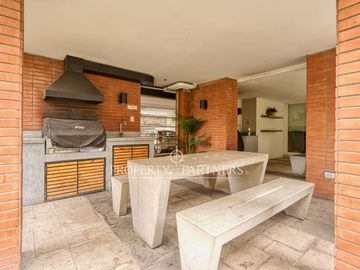 Venta departamento con vista despejada junto a Plaza Egaña, en Ñuñoa