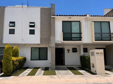 Casa en condominio en renta en Santa María, San Mateo Atenco, México