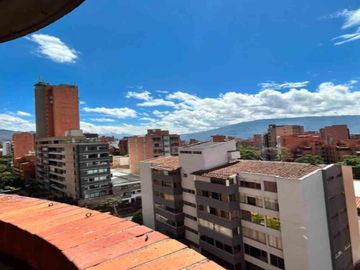 APARTAMENTO EN ARRIENDO UBICADO EN MEDELLIN SECTOR LAURELES