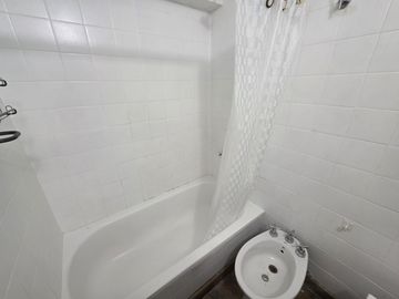 Departamento de 3 ambientes amoblados con balcon y lavarropas en belgrano en alquiler
