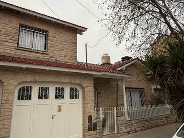 PH en Venta, 4 ambientes c/cochera, Zona La Perla