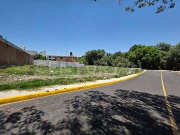 Terreno de oportunidad en venta 910 m2 ubicación zona Zavaleta