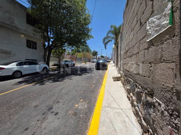 Terreno de oportunidad en venta 910 m2 ubicación zona Zavaleta