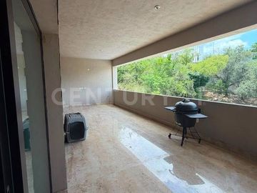 CASA EN VENTA EN COL. SIERRA ALTA EN MONTERREY