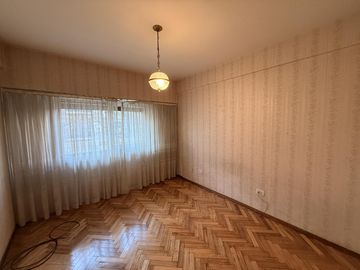 DEPARTAMENTO 3 AMBIENTES EN ALQUILER EN FLORES CON AMPLIO BALCÓN AL FRENTE