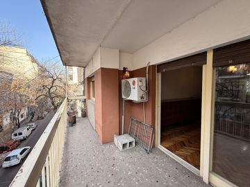 DEPARTAMENTO 3 AMBIENTES EN ALQUILER EN FLORES CON AMPLIO BALCÓN AL FRENTE