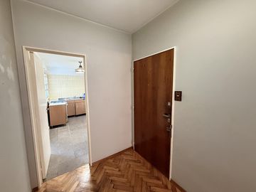 DEPARTAMENTO 3 AMBIENTES EN ALQUILER EN FLORES CON AMPLIO BALCÓN AL FRENTE