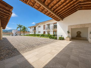 Villa Antigua en Zona Esmeralda