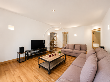 Villa Antigua en Zona Esmeralda