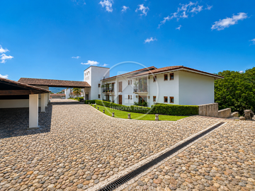 Villa Antigua en Zona Esmeralda