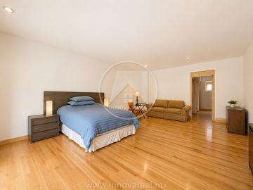 Villa Antigua en Zona Esmeralda