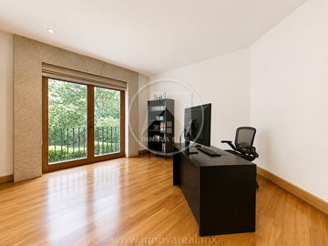 Villa Antigua en Zona Esmeralda