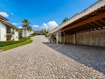 Villa Antigua en Zona Esmeralda