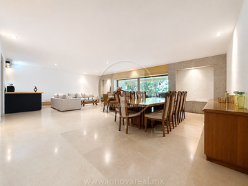 Villa Antigua en Zona Esmeralda