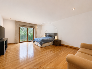 Villa Antigua en Zona Esmeralda