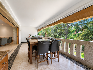 Villa Antigua en Zona Esmeralda