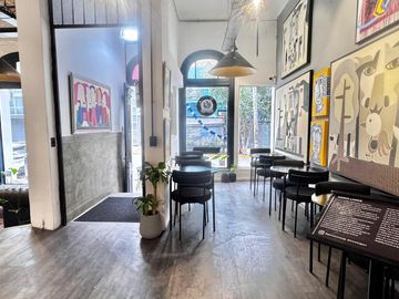 Local  / Oficina en Alquiler - Palermo Hollywood -  Gran espacio  con Terraza  apto varios usos