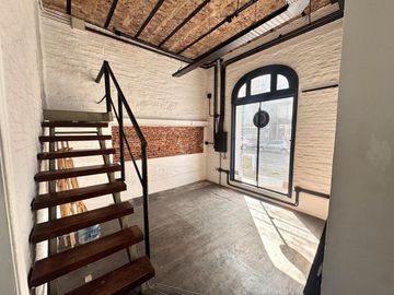 Local  / Oficina en Alquiler - Palermo Hollywood -  Gran espacio  con Terraza  apto varios usos