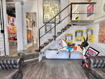 Local  / Oficina en Alquiler - Palermo Hollywood -  Gran espacio  con Terraza  apto varios usos