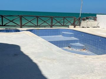| Hermosa casa amueblada en la playa, en renta. |