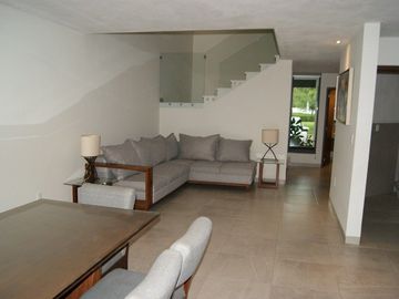 Se Renta Casa Seminueva en Lomas Punta Del Este