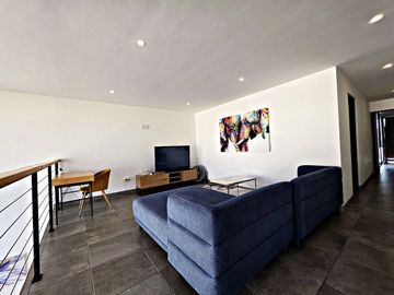 Residencia de Autor en Juriquilla | Doble Altura · Sustentable · Amueblada